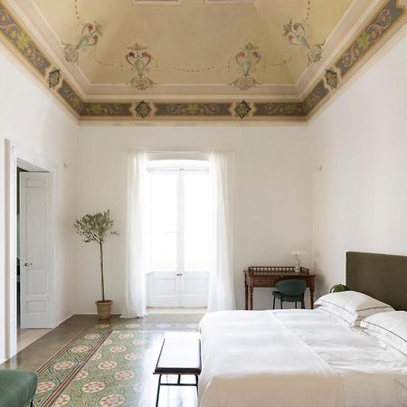 Palazzo Piccinno Parabita Esterno foto