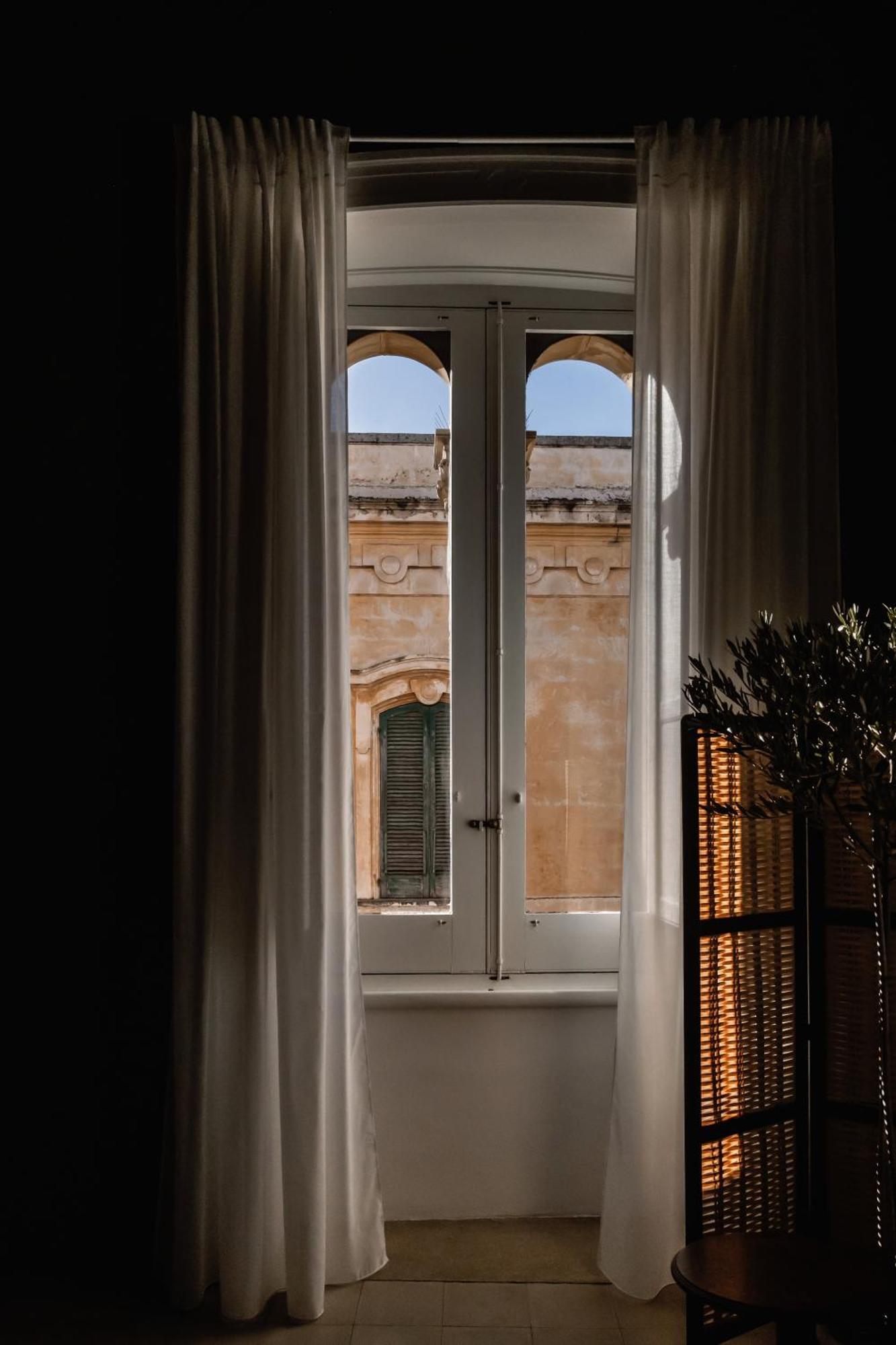 Palazzo Piccinno Parabita Esterno foto