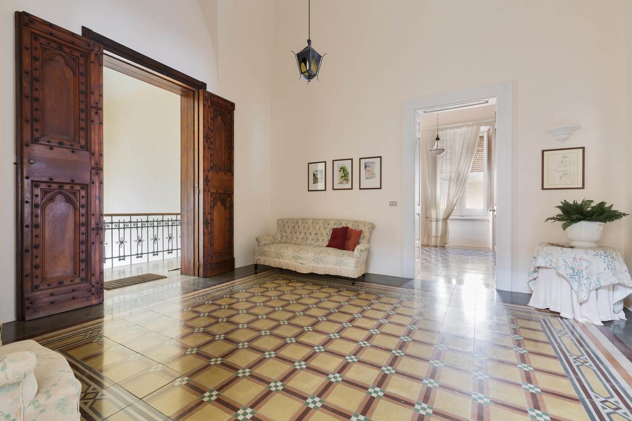 Palazzo Piccinno Parabita Esterno foto