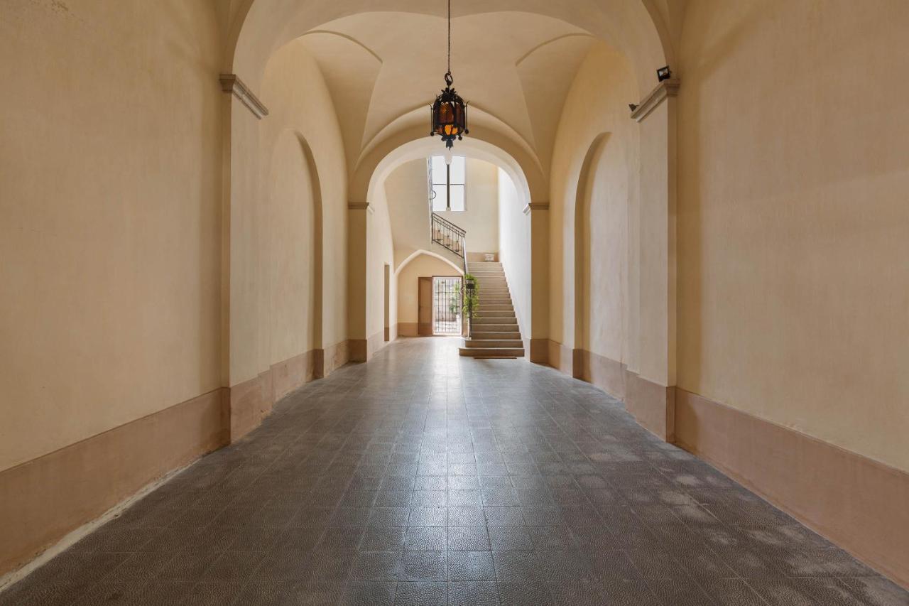 Palazzo Piccinno Parabita Esterno foto